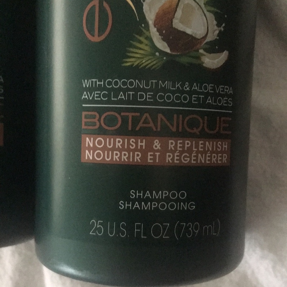 TRESemmé Nourish & Replenish Botanique Shampoo X2 Bottles 739ml - Picture 6 of 6